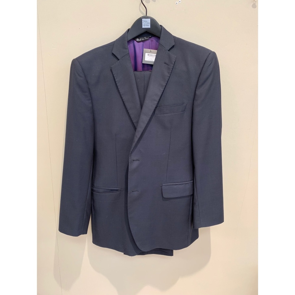 Saks 5th Avenue Suit